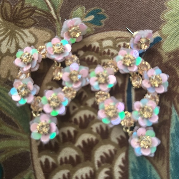 Gorgeous pink j crew pierced earrings - Picture 2 of 4